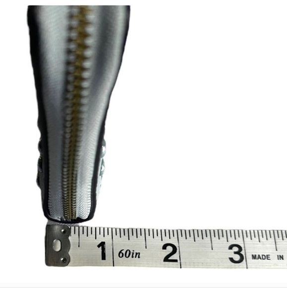 EUC-COACH Light Blue Gray Pebbled Leather Zip Around Wallet w/ Pearl Accents - Picture 10 of 13